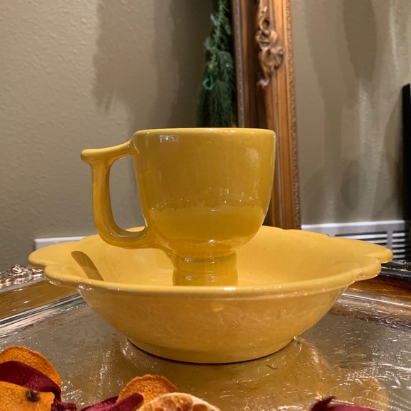 Frankoma Other - Frankoma 30B Sunshine Yellow Scalloped Bowl And Pedestal C13 Mug